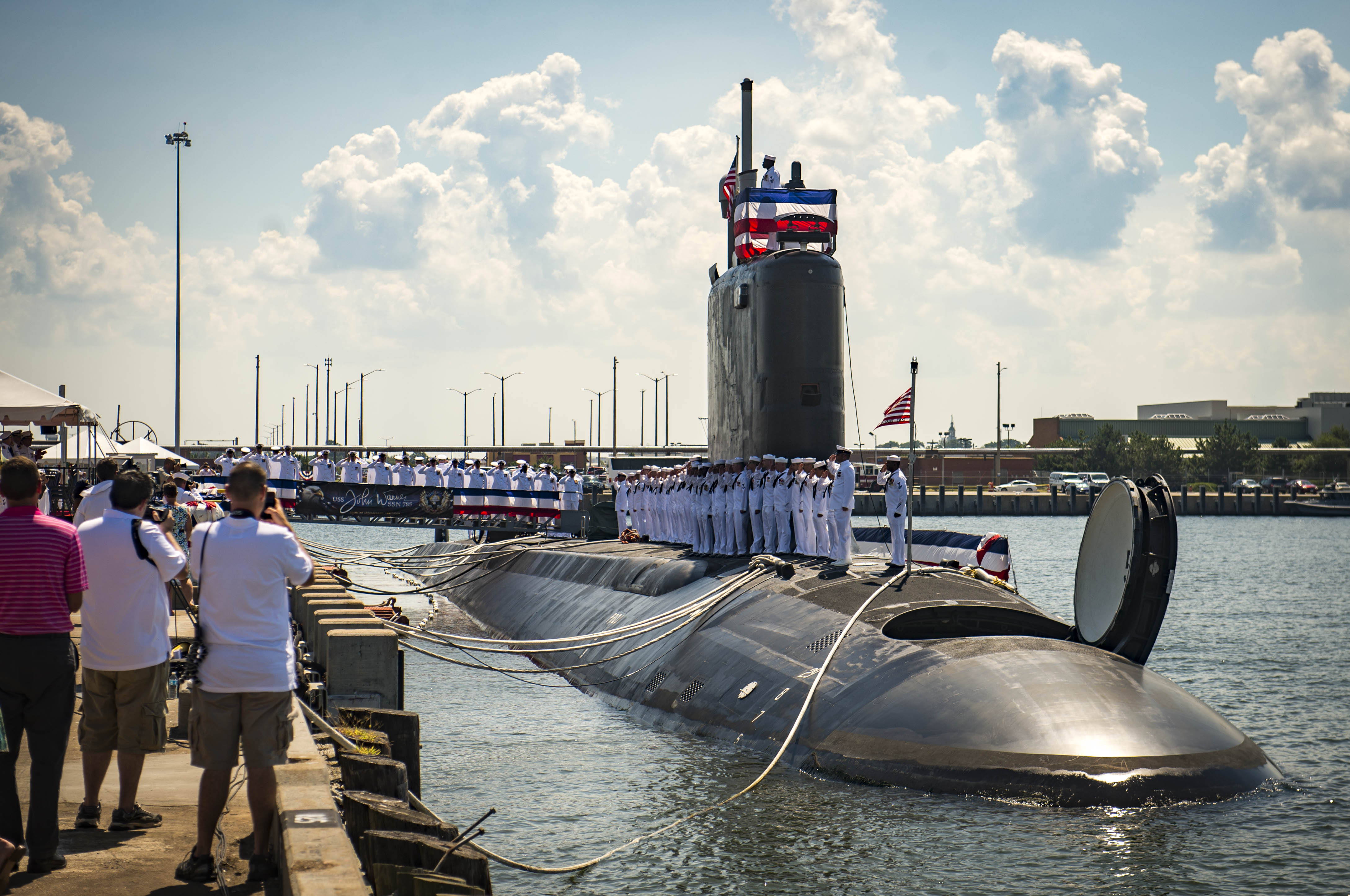 Подлодка американцев. USS John Warner SSN-785.. Подводная лодка Вирджиния. Вирджиния подводная лодка США. Американская подводная лодка «USS John Warner».