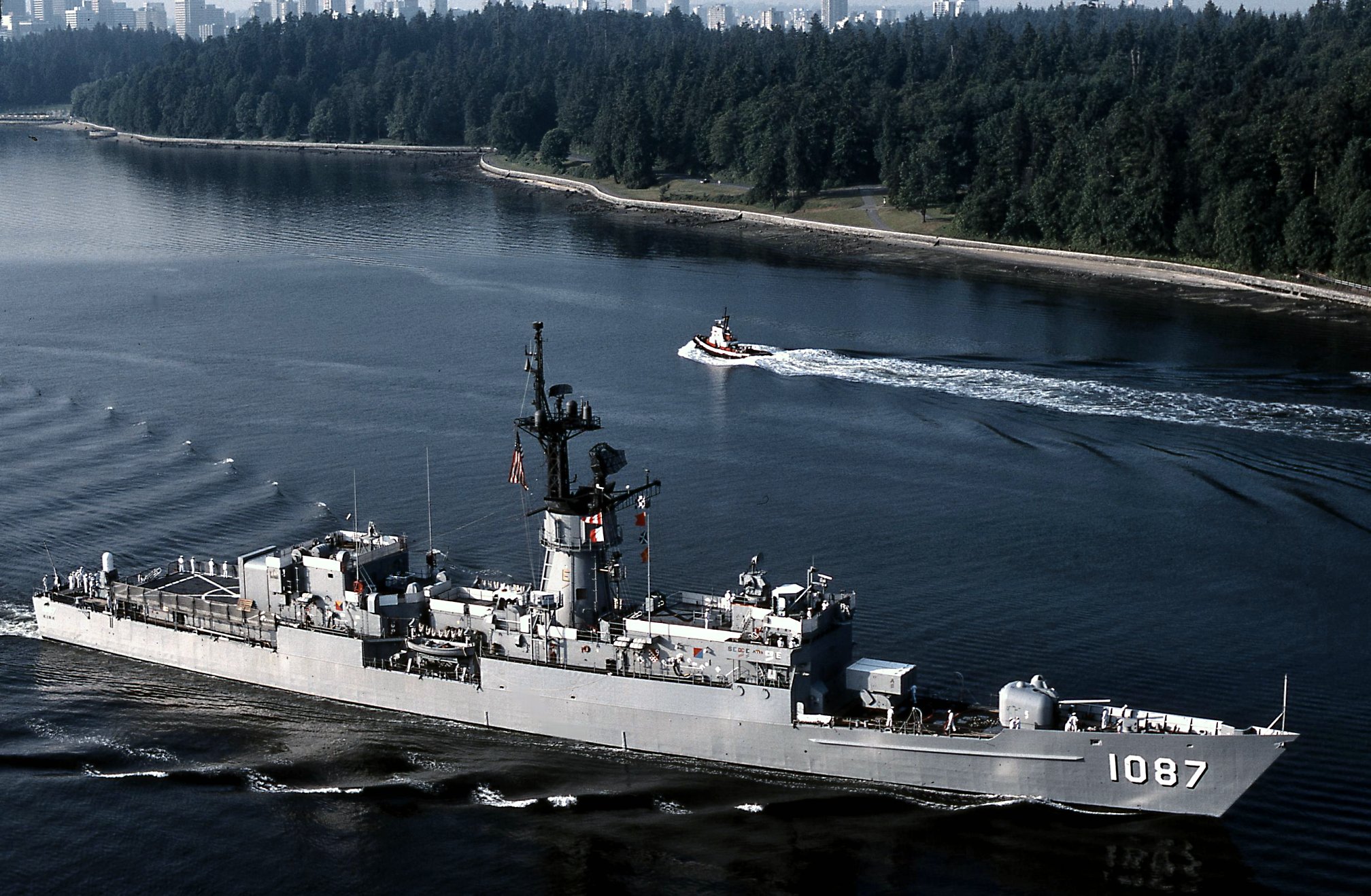 USS Kirk (FF-1087).jpg.